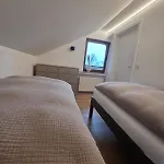 Haus Daut Apartament *
